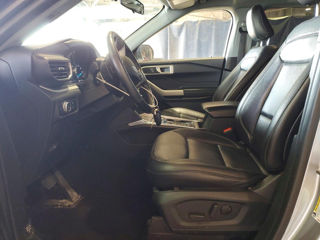 2020 FORD EXPLORER XLT photo 13