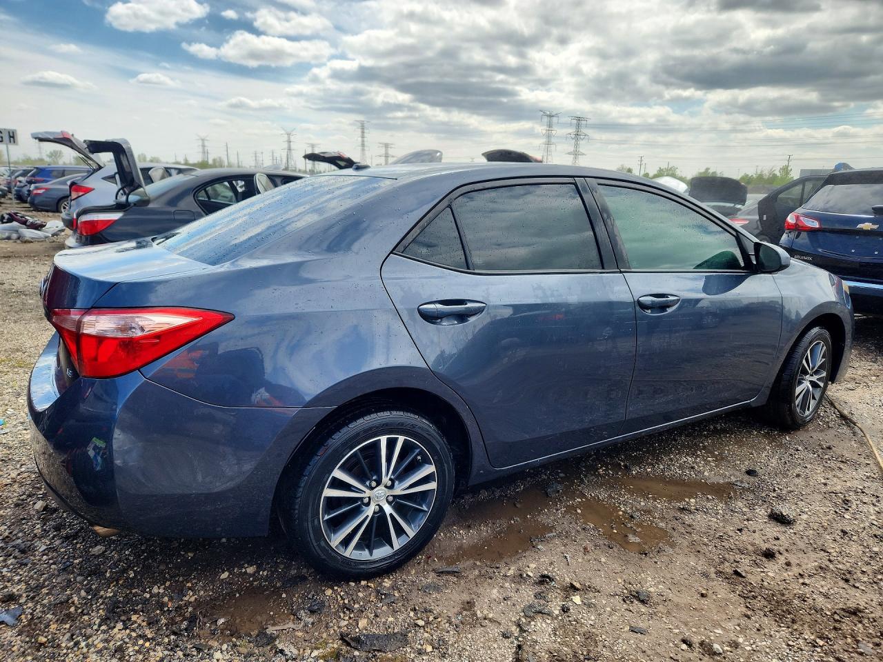 2018 TOYOTA COROLLA LE photo 5