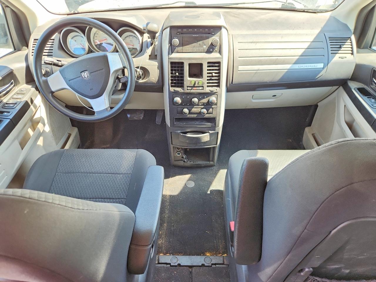 2010 DODGE GRAND CARAVAN SE photo 15