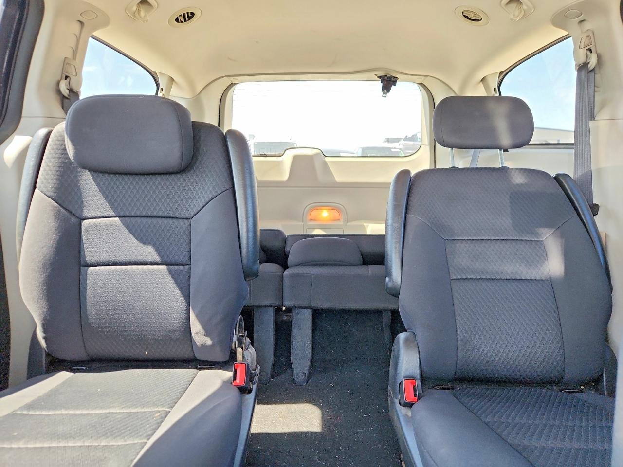 2010 DODGE GRAND CARAVAN SE photo 19