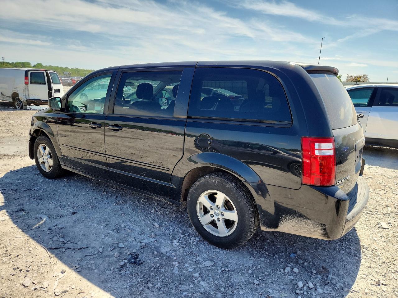 2010 DODGE GRAND CARAVAN SE photo 3