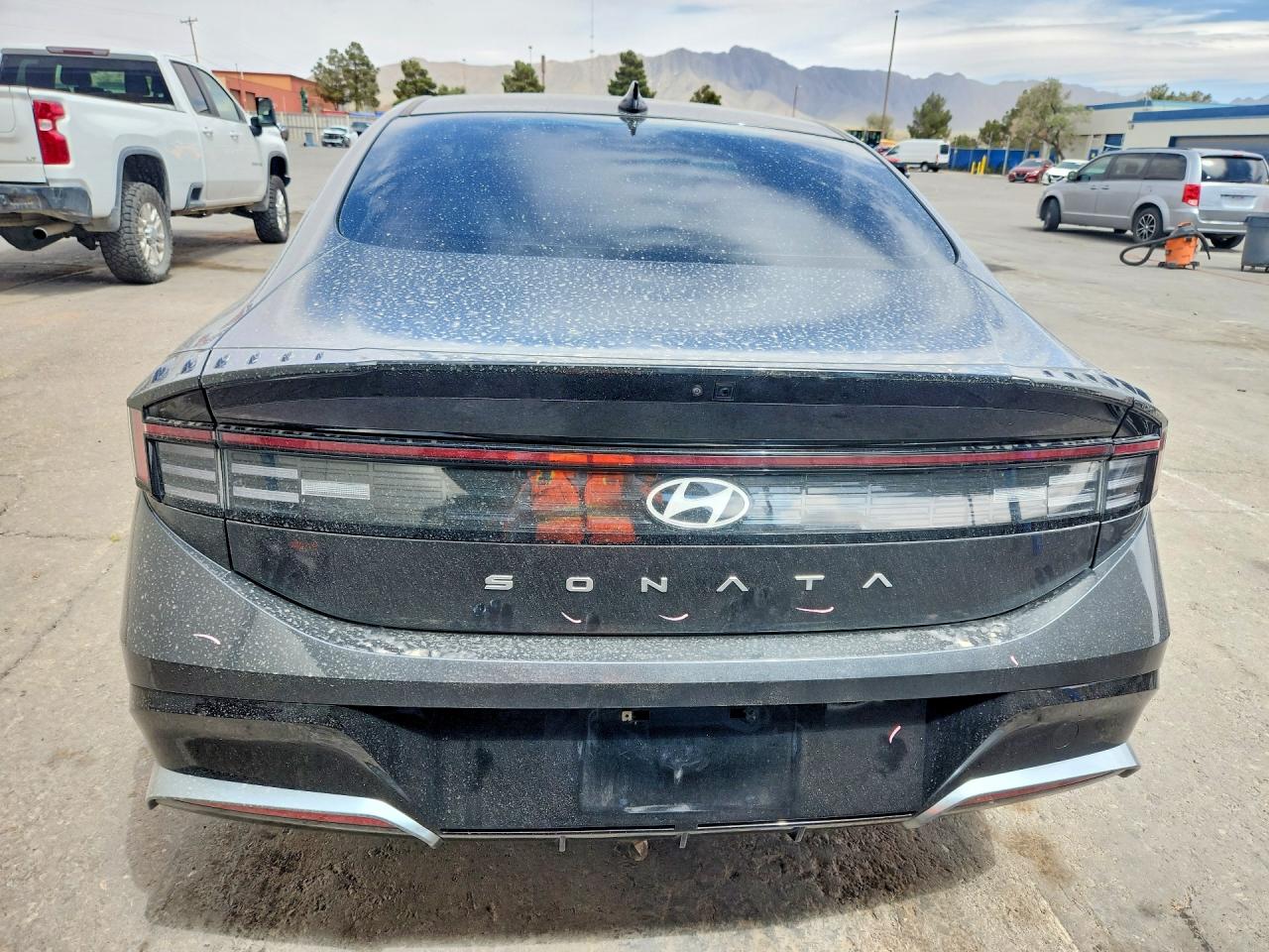 2025 HYUNDAI SONATA SEL photo 6