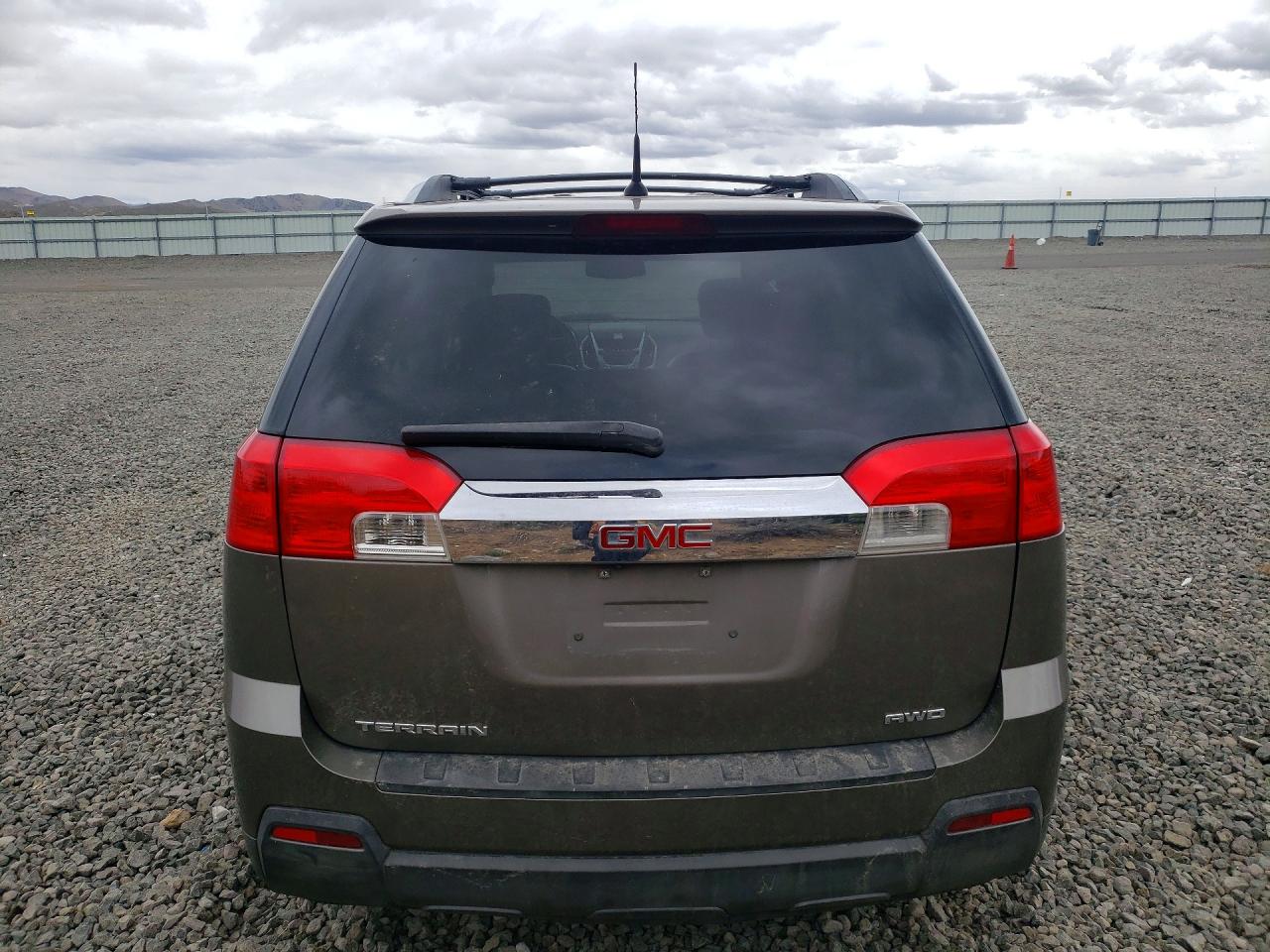 2011 GMC TERRAIN SLE photo 11
