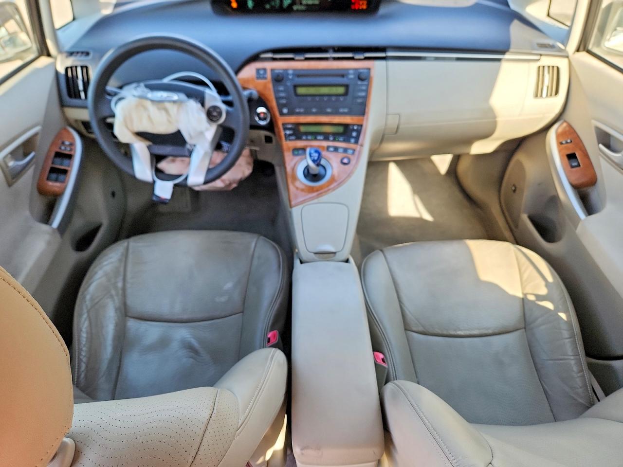 2011 TOYOTA PRIUS THREE photo 22