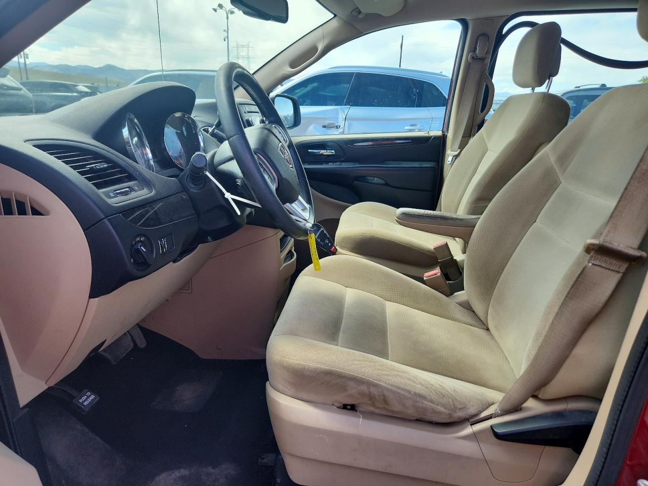 2015 DODGE GRAND CARAVAN SE photo 13