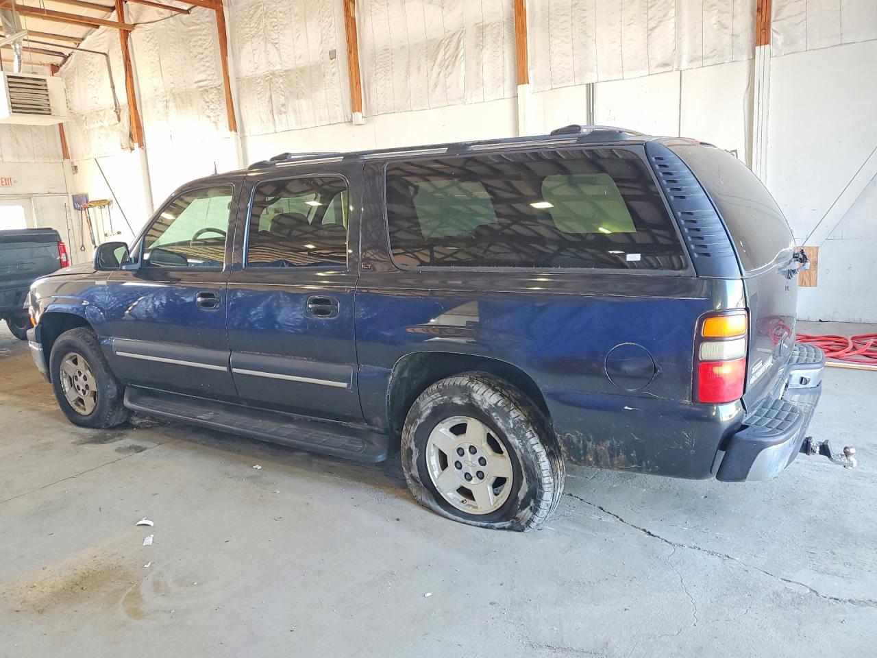 2004 CHEVROLET SUBURBAN K1500 photo 3