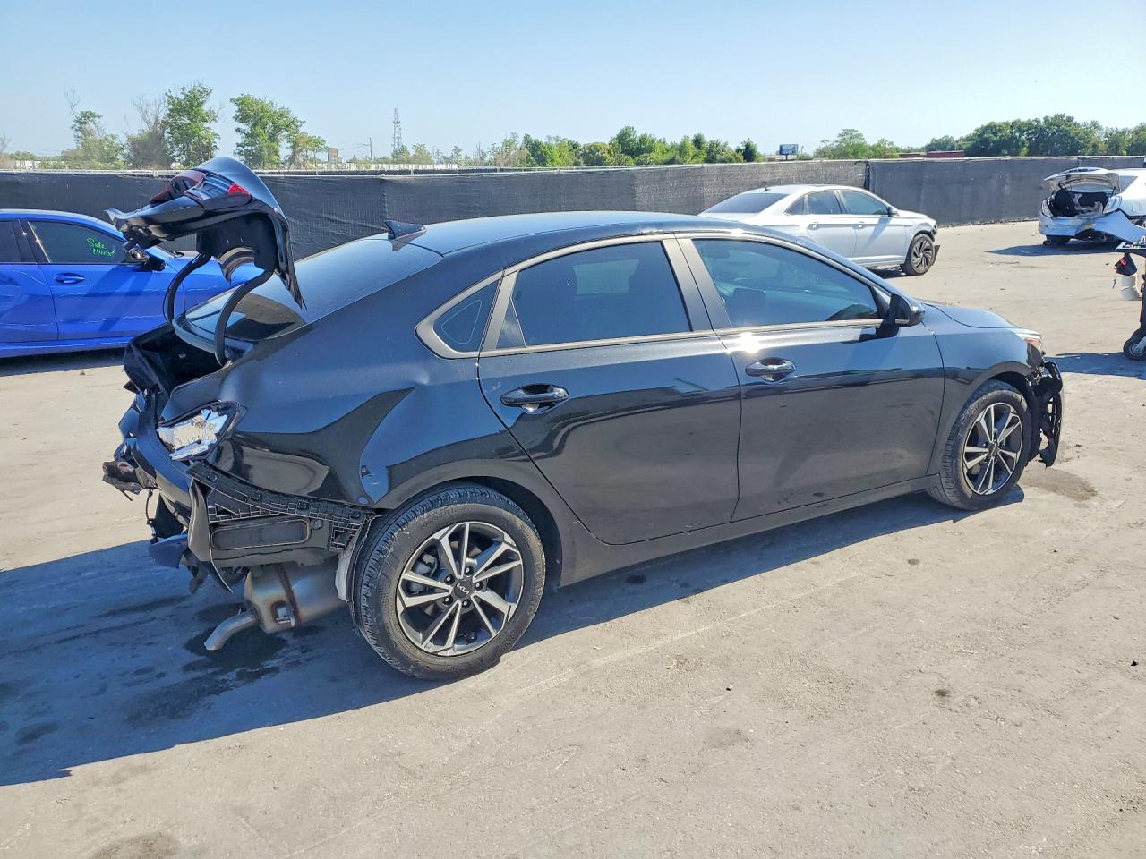 2023 KIA FORTE LXS photo 5