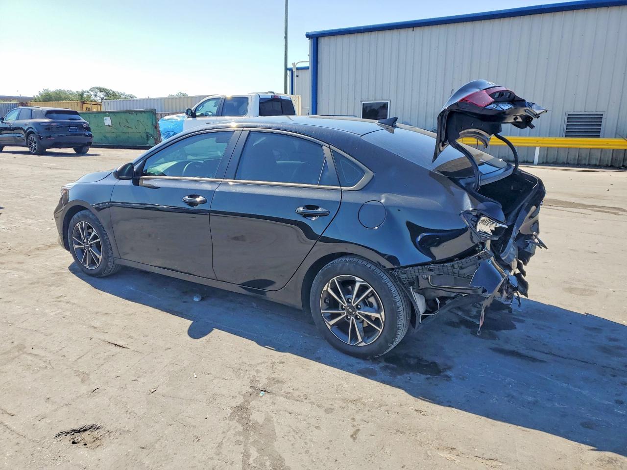 2023 KIA FORTE LXS photo 3