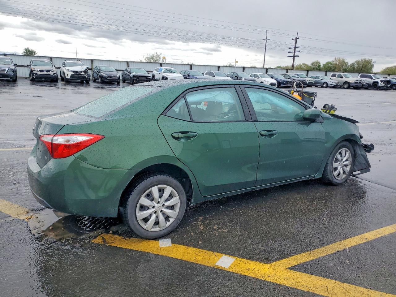 2016 TOYOTA COROLLA photo 3