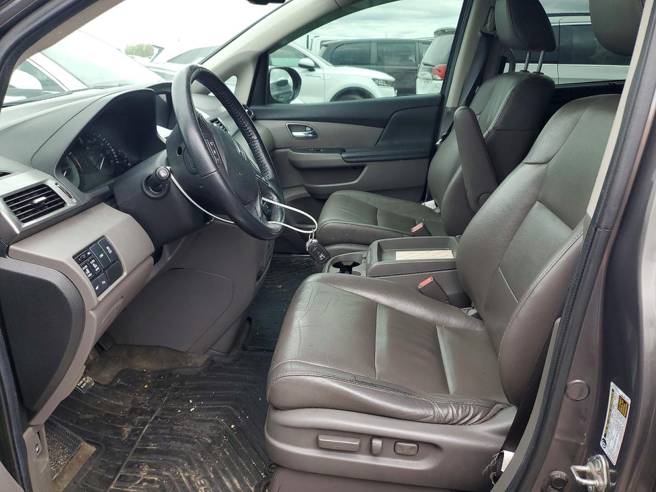 2014 HONDA ODYSSEY TOURING photo 13