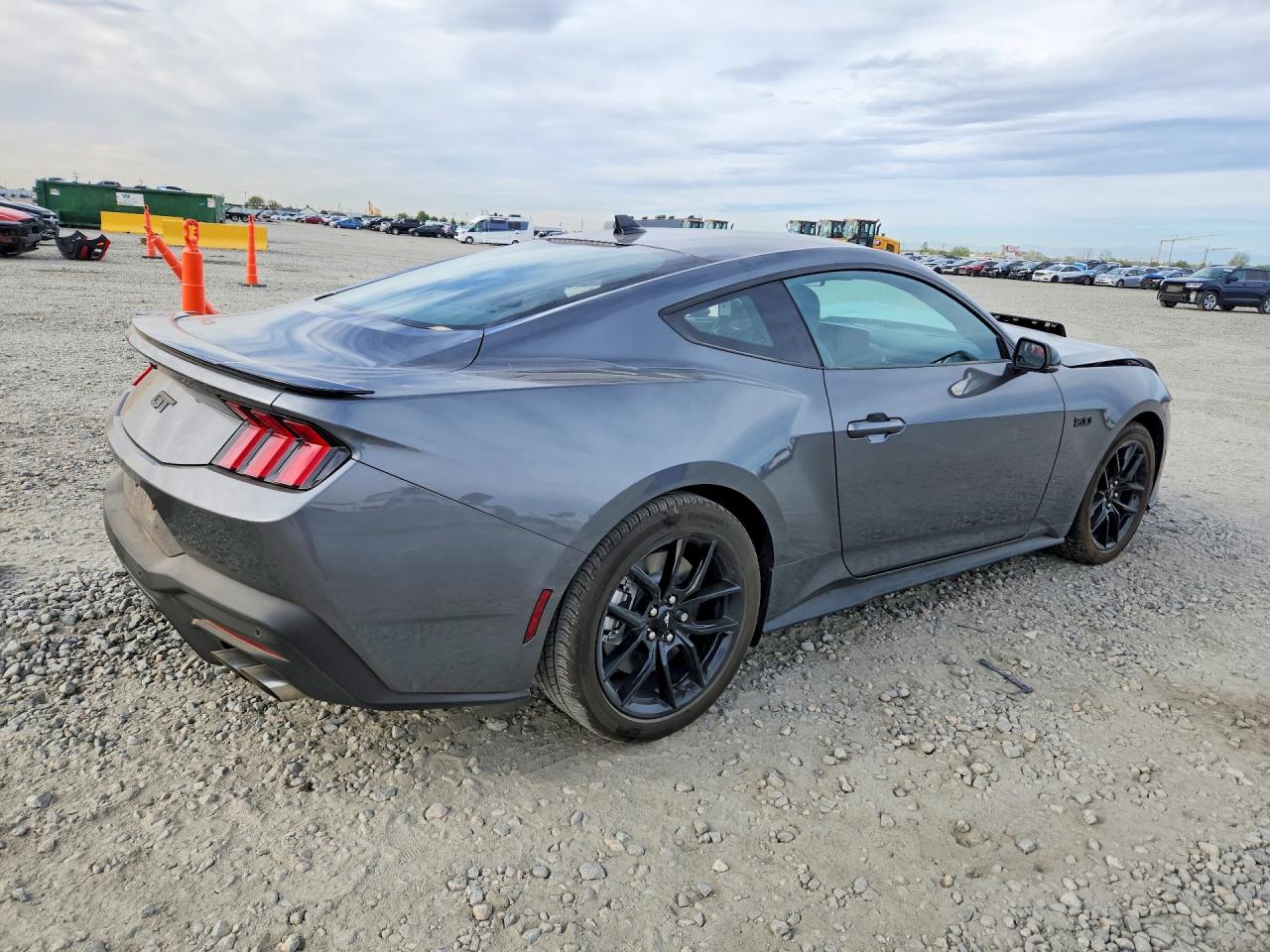 2025 FORD MUSTANG GT photo 5