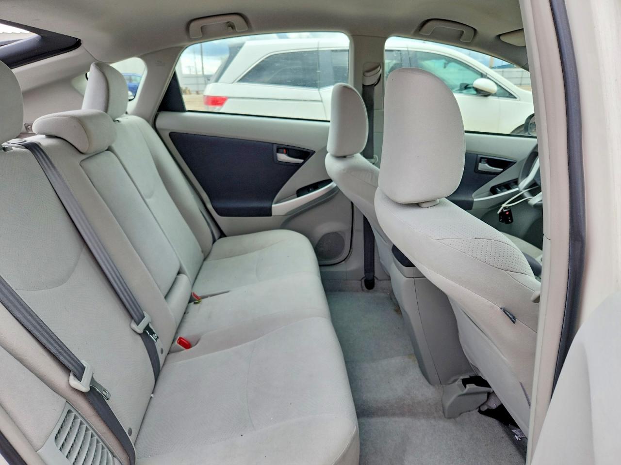 2011 TOYOTA PRIUS TWO photo 28