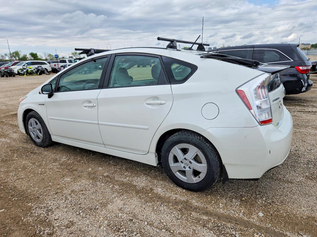 2011 TOYOTA PRIUS TWO photo 4