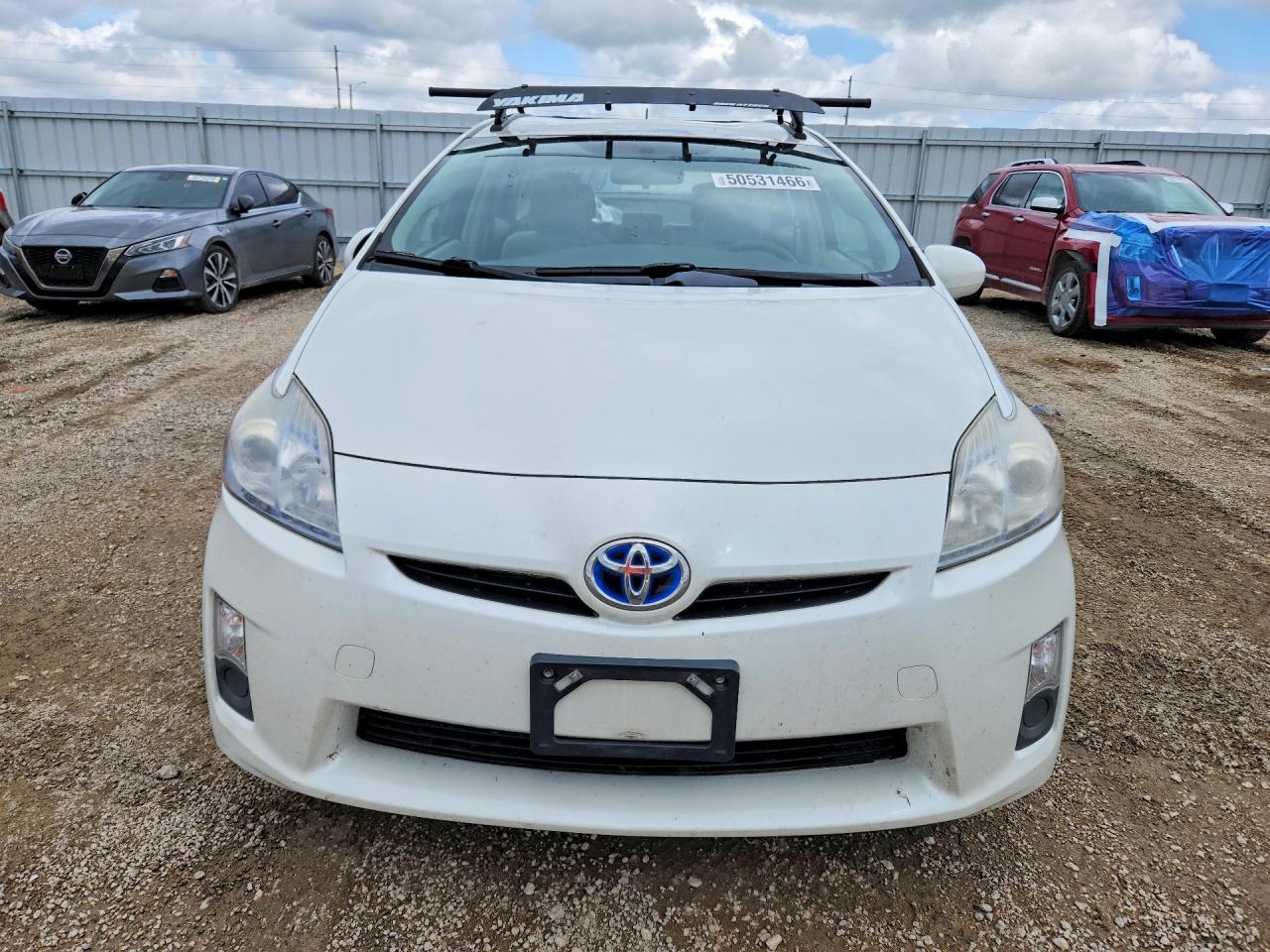2011 TOYOTA PRIUS TWO photo 13