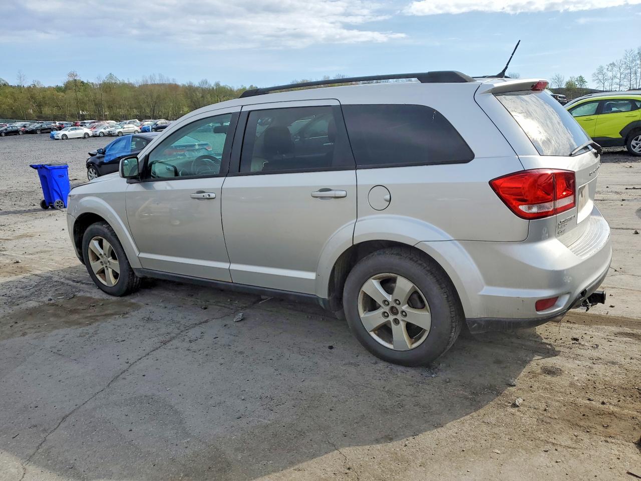 2012 DODGE JOURNEY SXT photo 2