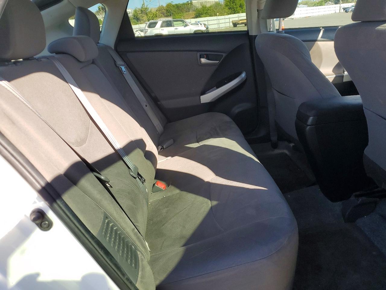 2014 TOYOTA PRIUS THREE photo 10