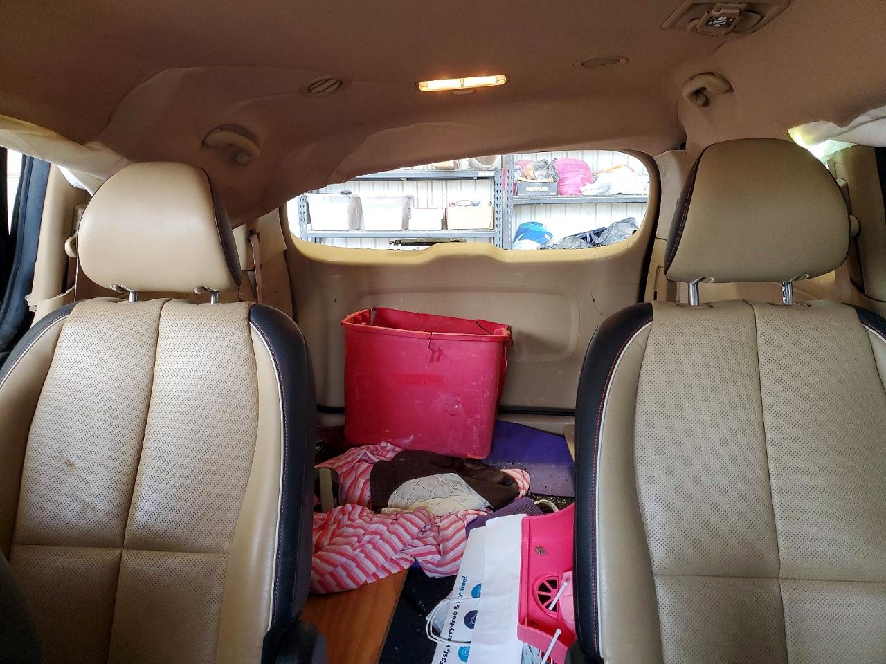 2016 KIA SEDONA EX photo 28