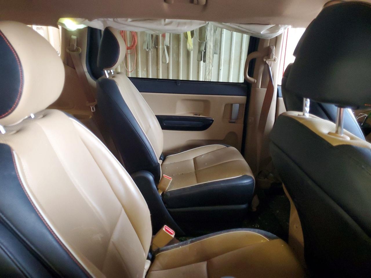 2016 KIA SEDONA EX photo 31
