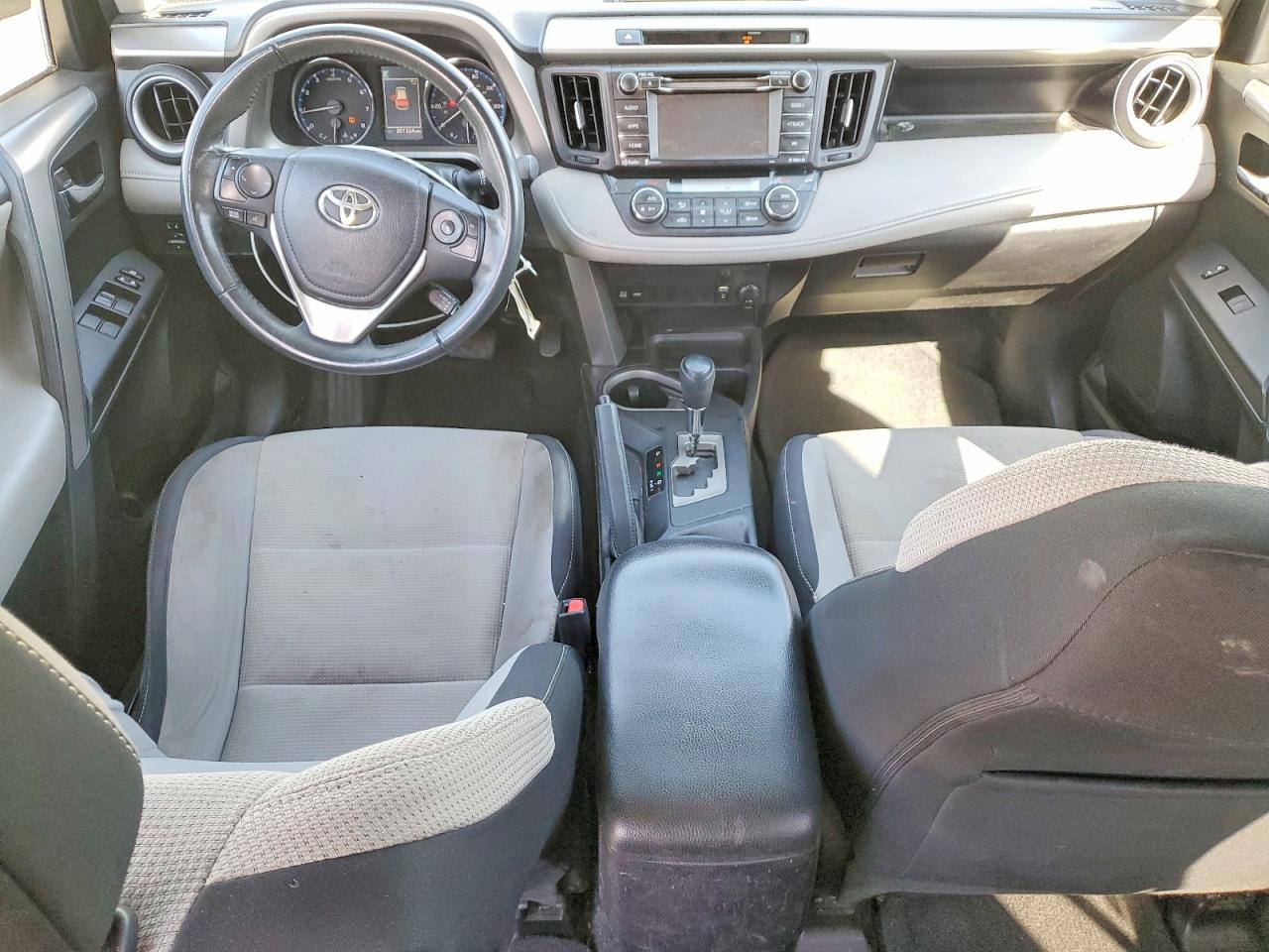 2016 TOYOTA RAV4 XLE photo 15
