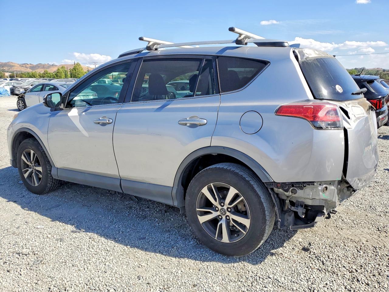 2016 TOYOTA RAV4 XLE photo 3