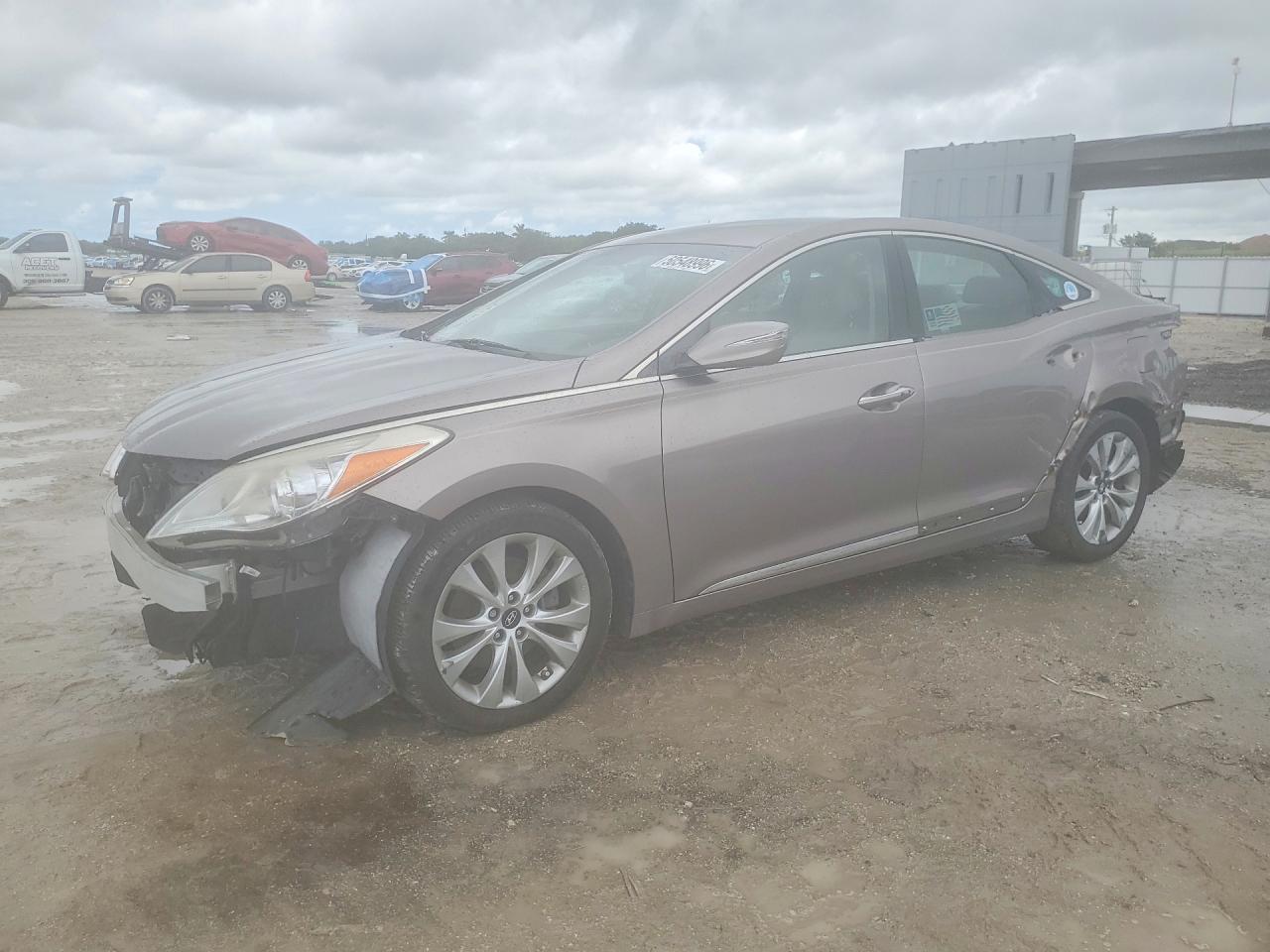 2012 HYUNDAI AZERA