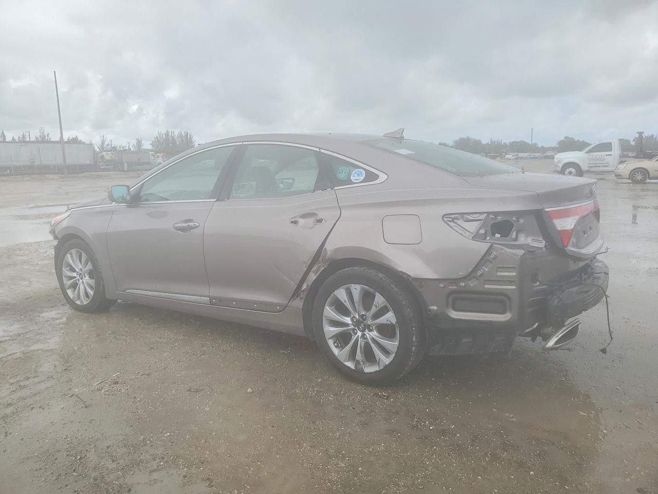 2012 HYUNDAI AZERA BASE photo 3