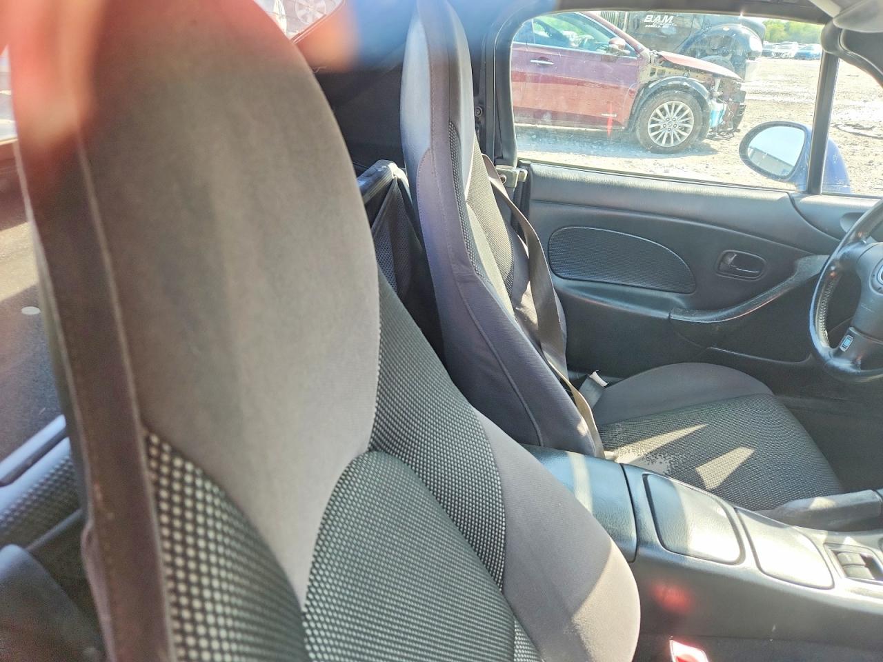 2001 MAZDA MX-5 MIATA BASE photo 28
