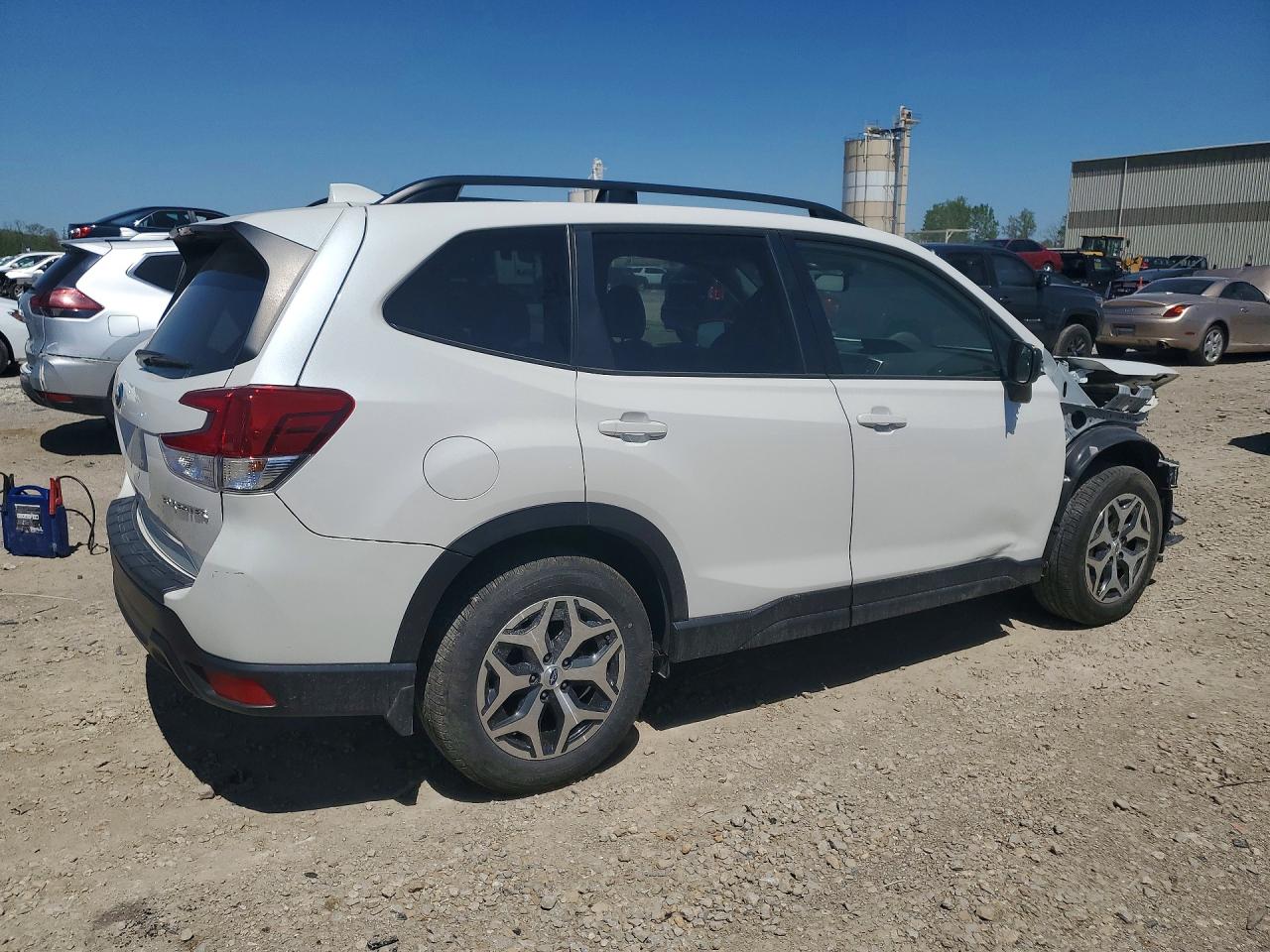 2020 SUBARU FORESTER PREMIUM photo 3