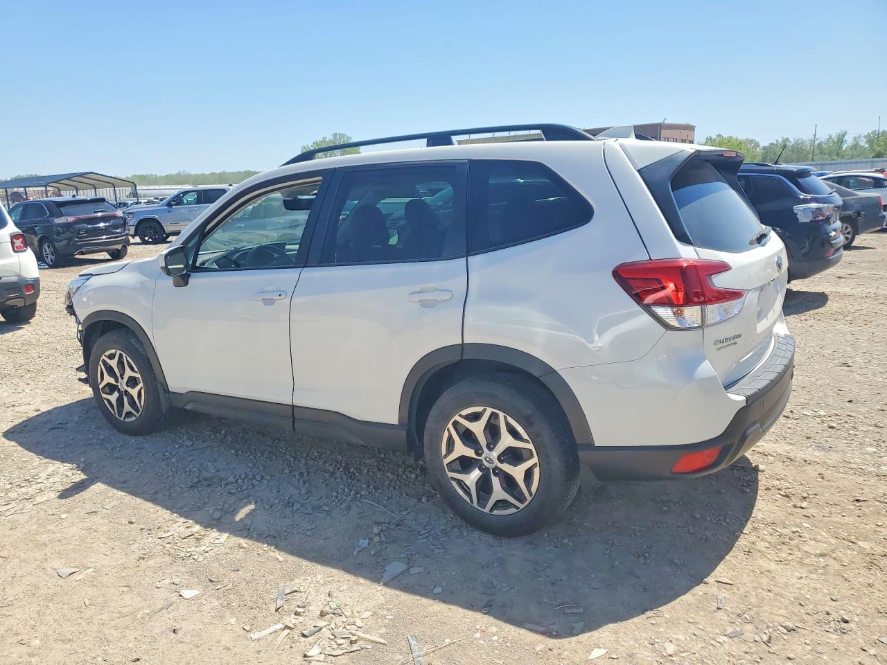 2020 SUBARU FORESTER PREMIUM photo 2