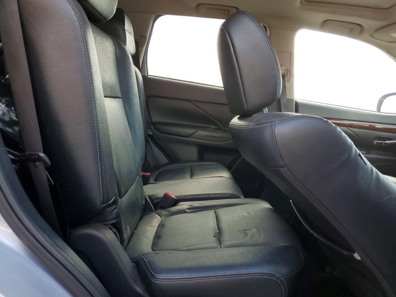2014 MITSUBISHI OUTLANDER SE photo 19