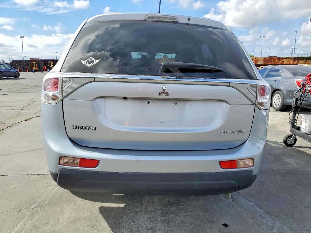 2014 MITSUBISHI OUTLANDER SE photo 11