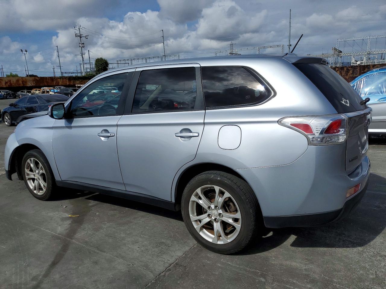 2014 MITSUBISHI OUTLANDER SE photo 3