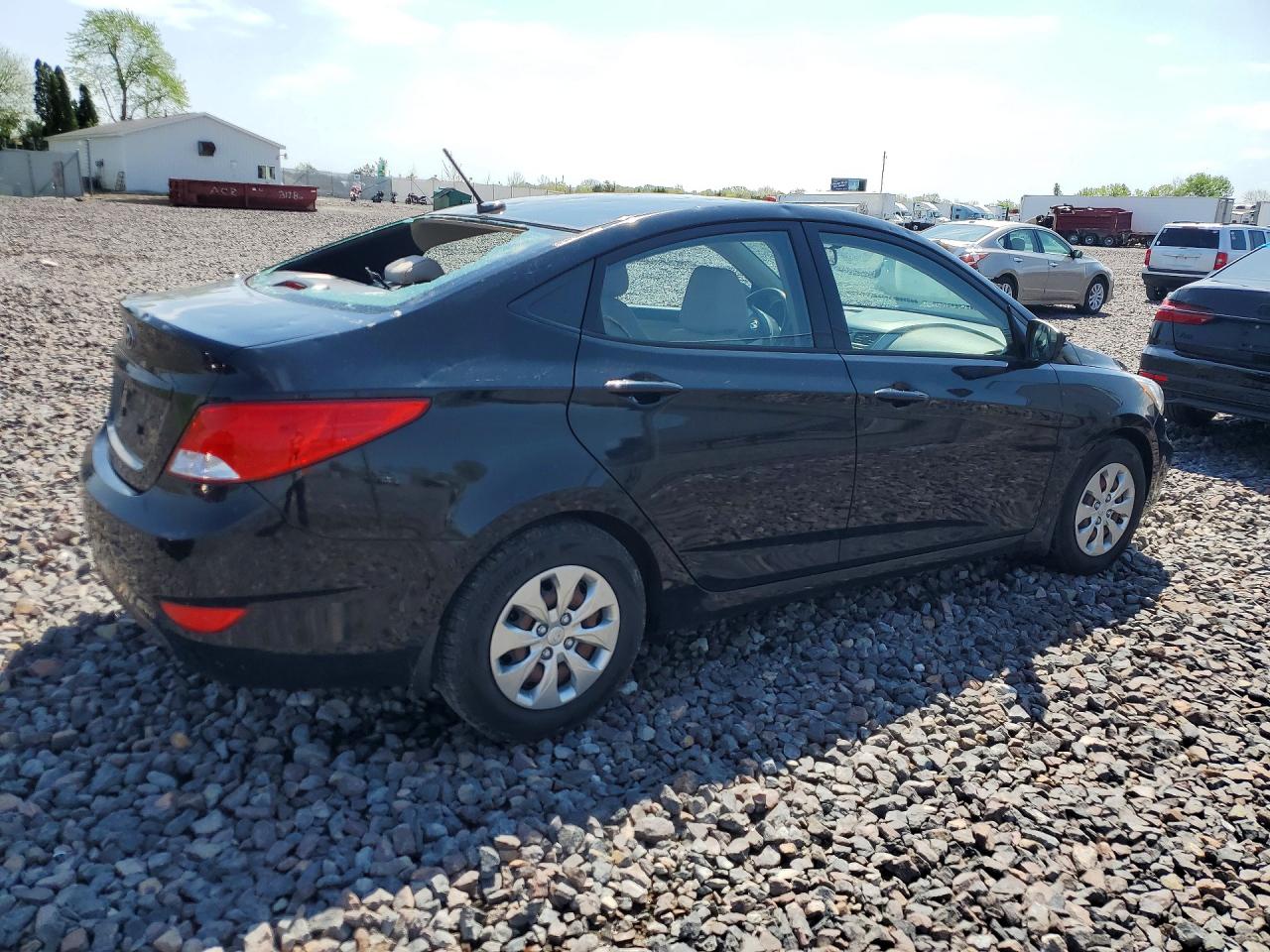 2017 HYUNDAI ACCENT SE photo 5