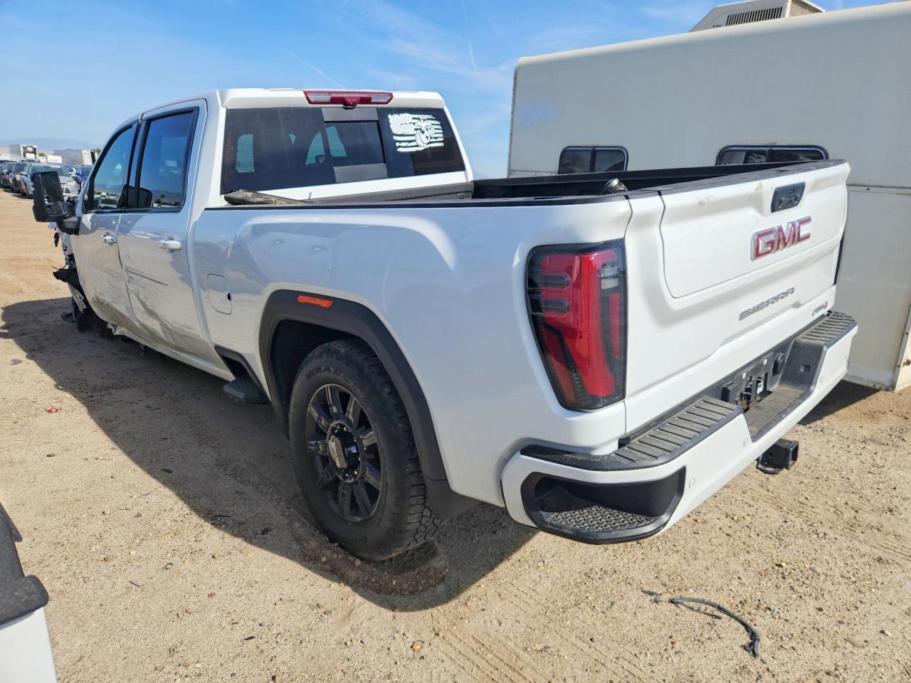 2025 GMC SIERRA K2500 AT4 photo 4
