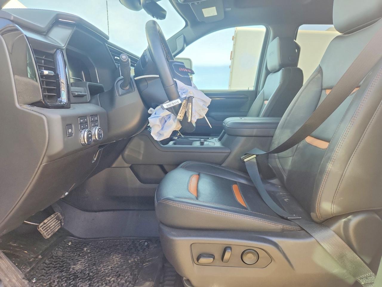 2025 GMC SIERRA K2500 AT4 photo 19