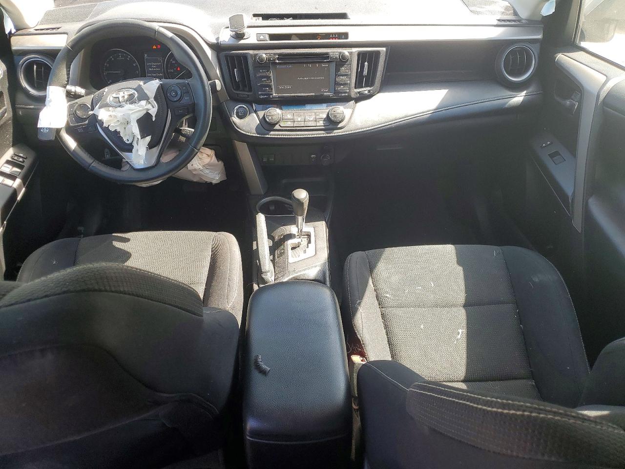 2017 TOYOTA RAV4 XLE photo 15