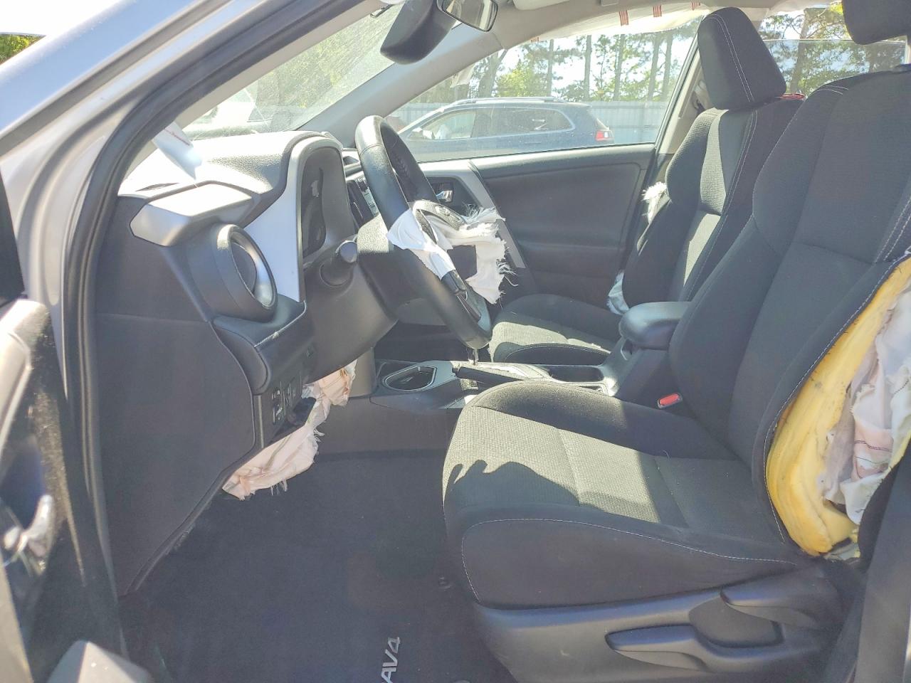 2017 TOYOTA RAV4 XLE photo 13