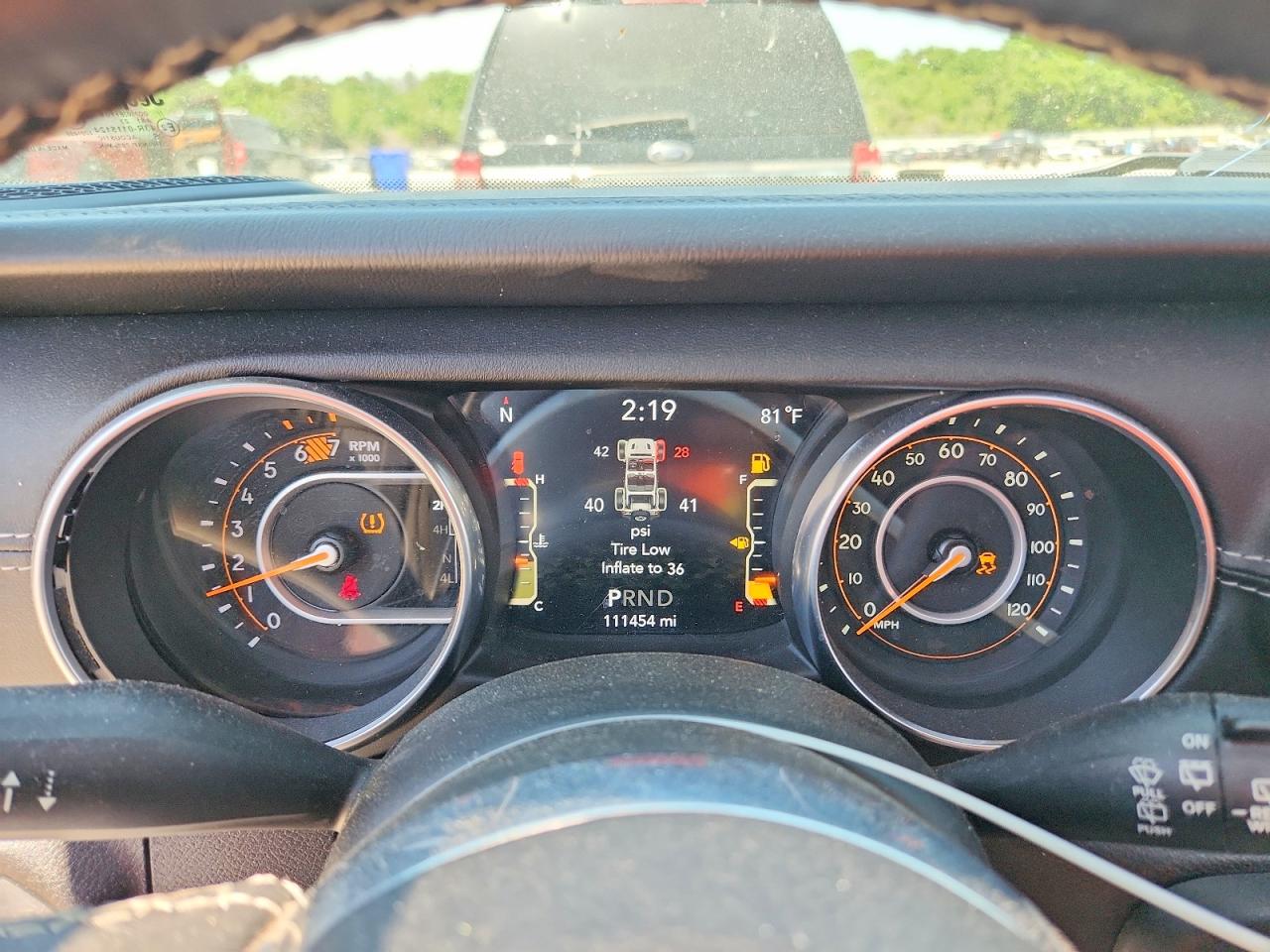 2018 JEEP WRANGLER UNLIMITED SAHARA photo 17