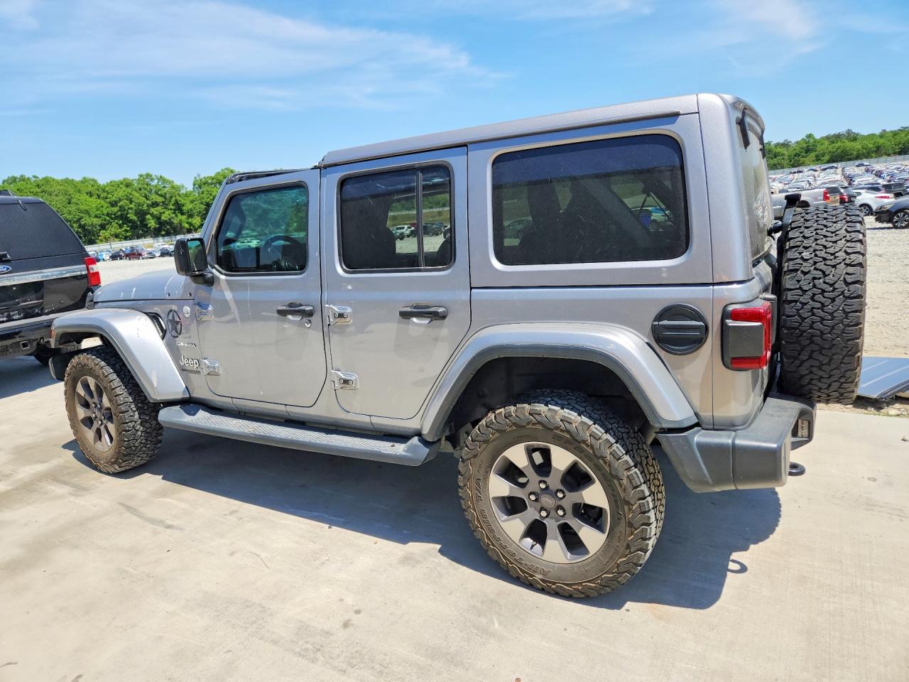 2018 JEEP WRANGLER UNLIMITED SAHARA photo 3