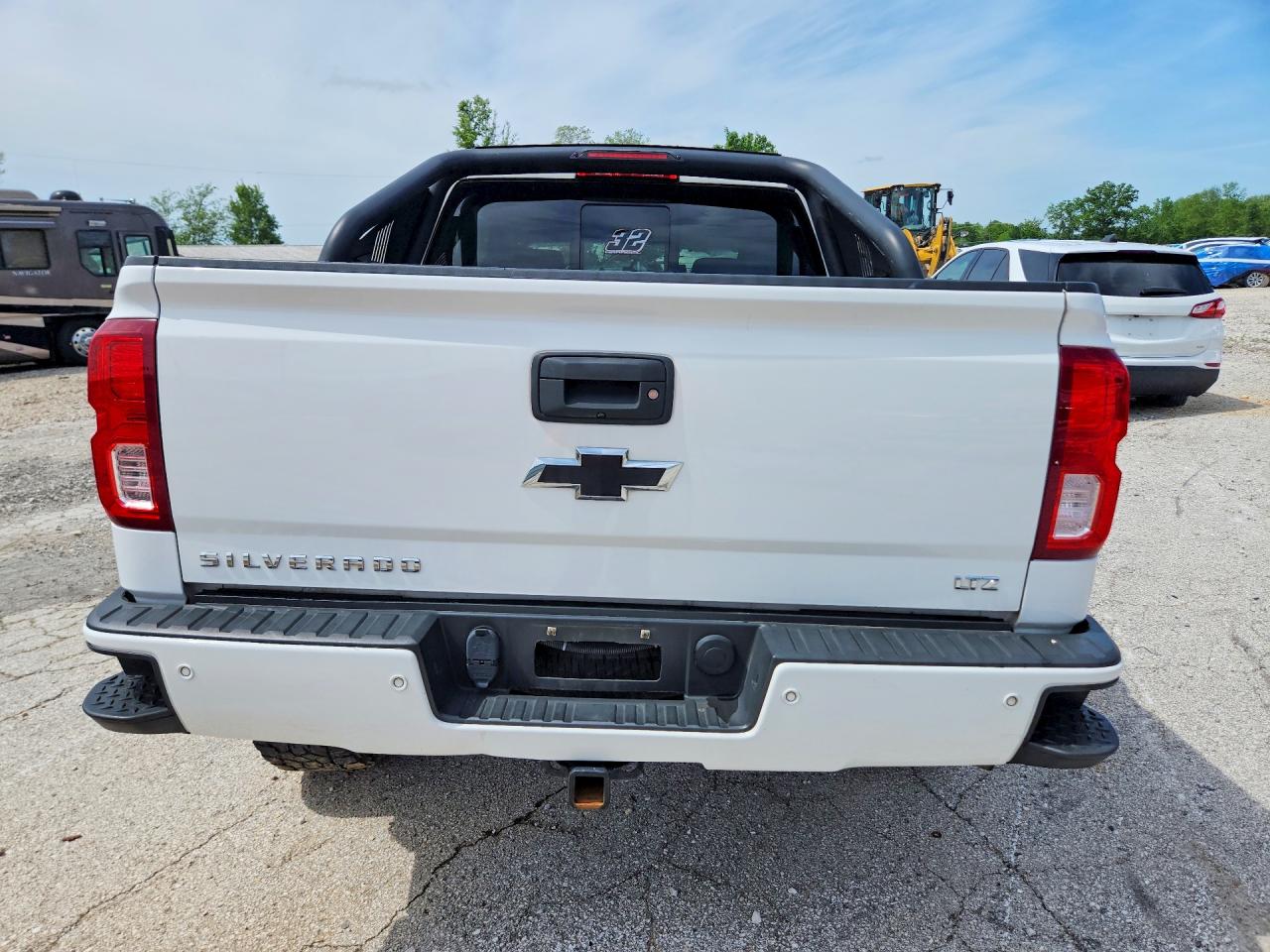 2017 CHEVROLET SILVERADO K1500 LTZ photo 6