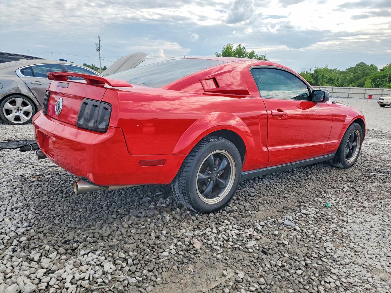 2005 FORD MUSTANG photo 3