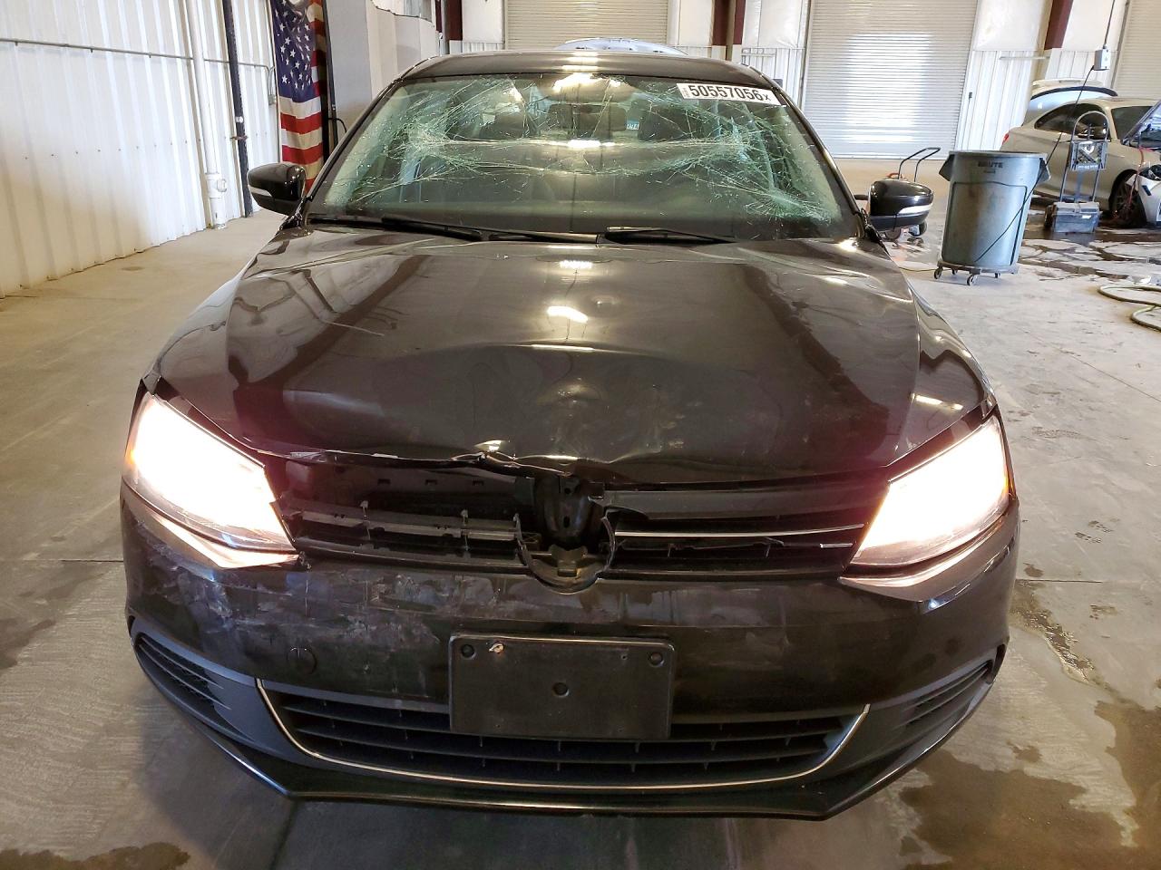 2013 VOLKSWAGEN JETTA photo 5