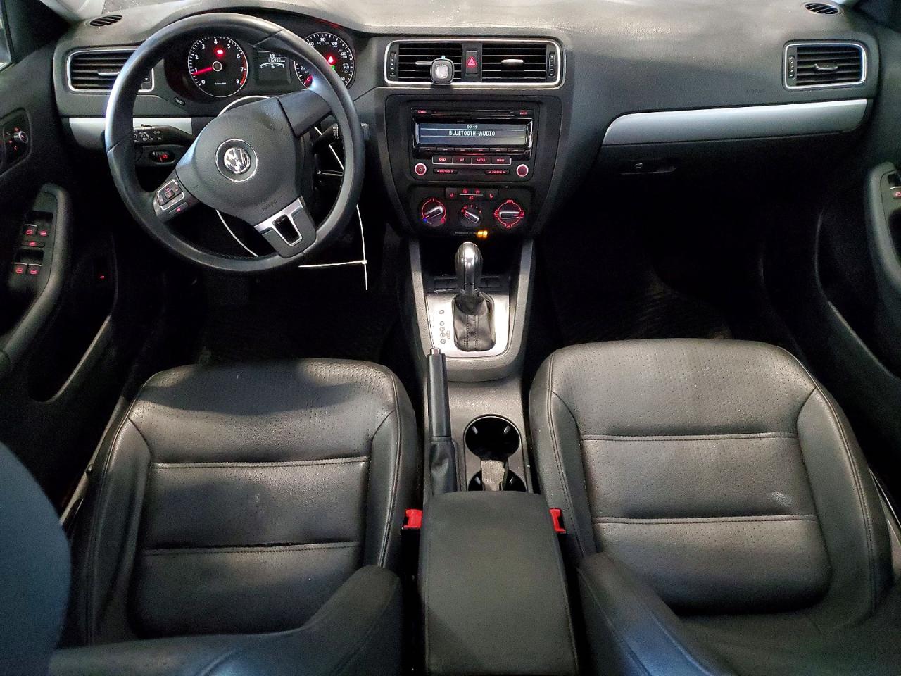 2013 VOLKSWAGEN JETTA photo 8