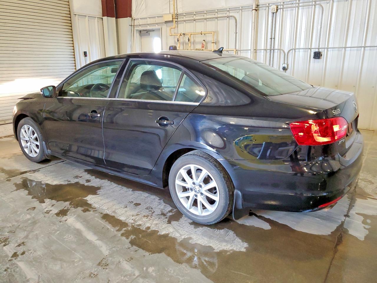 2013 VOLKSWAGEN JETTA photo 2
