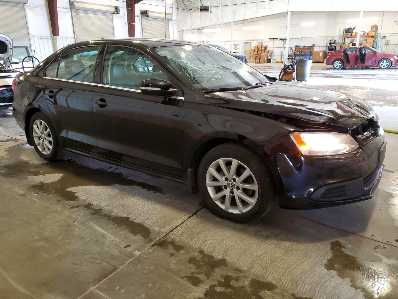 2013 VOLKSWAGEN JETTA photo 4