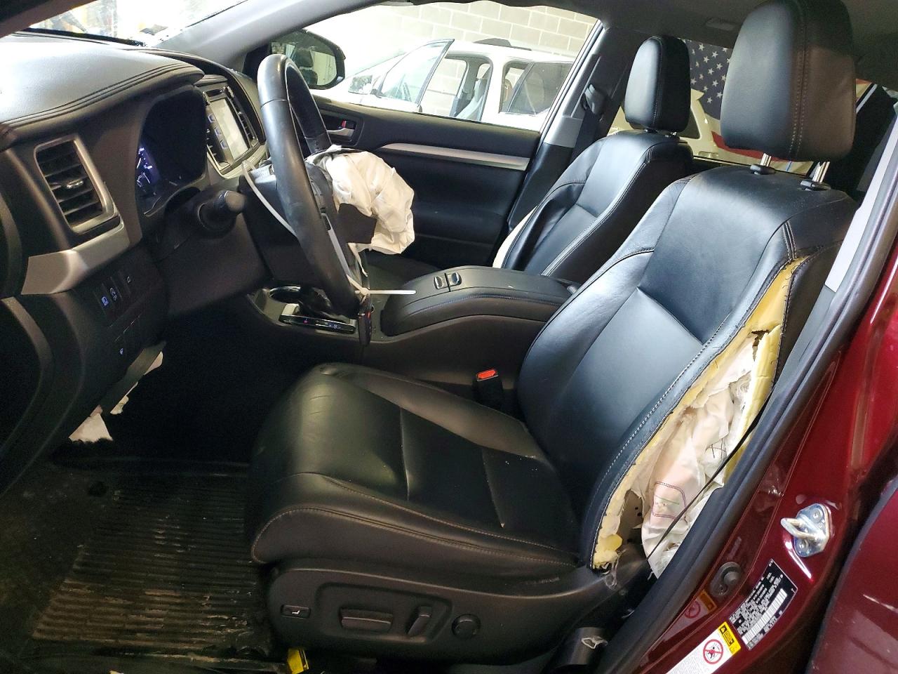 2019 TOYOTA HIGHLANDER XLE photo 13