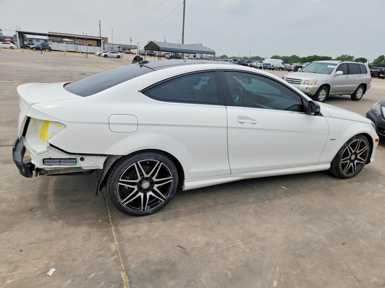 2014 MERCEDES-BENZ C 250 photo 3