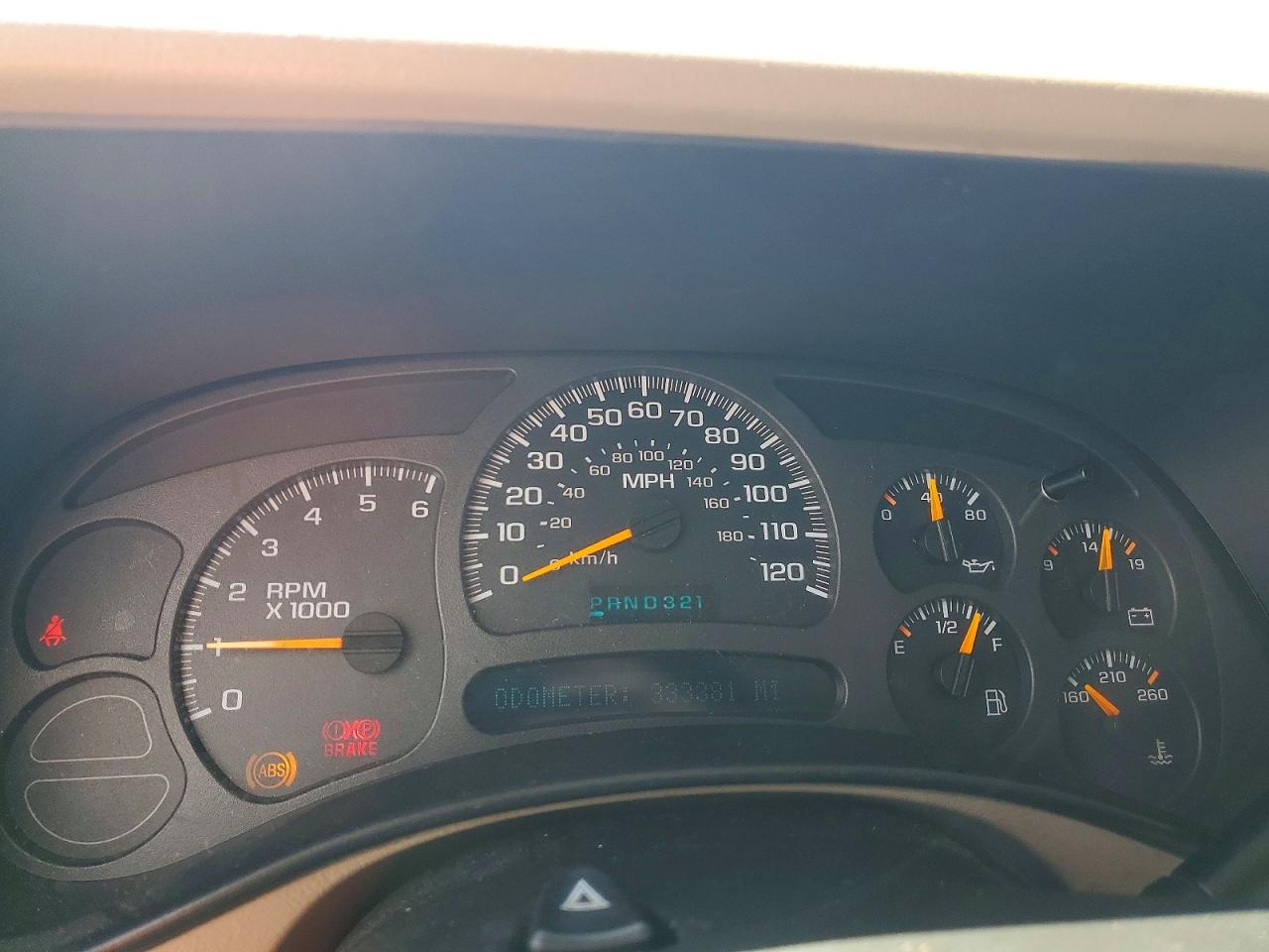 2004 GMC YUKON photo 17