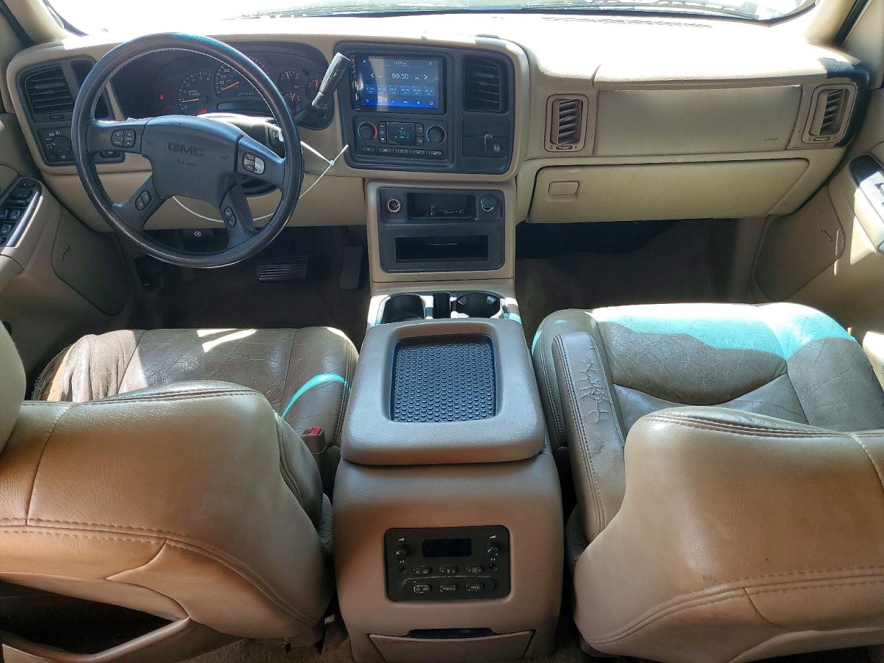 2004 GMC YUKON photo 15