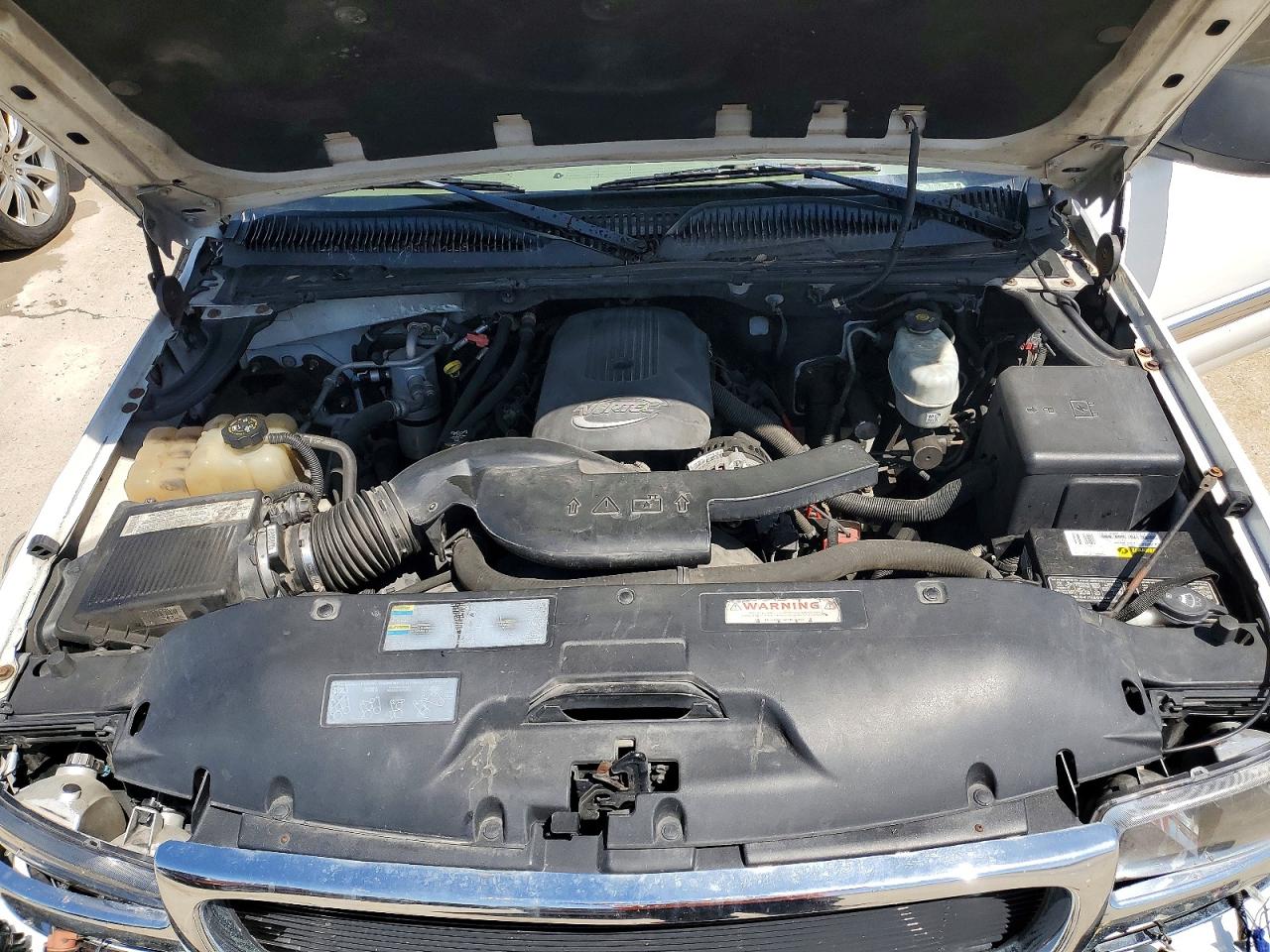 2004 GMC YUKON photo 23